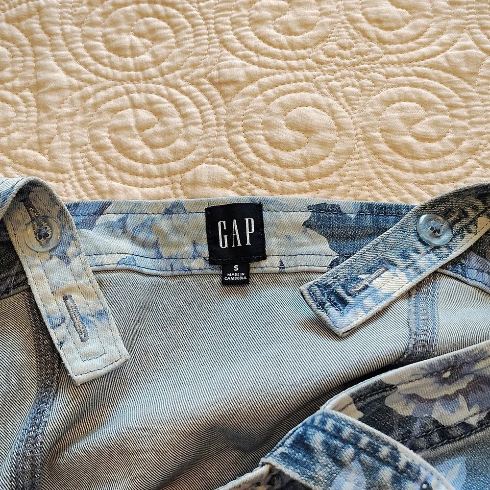 GAP Floral Denim Dress - Picture 4 of 4